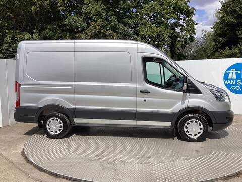 Ford Transit, 290 EcoBlue MWB M/R Euro 6 A/C **NO VAT**