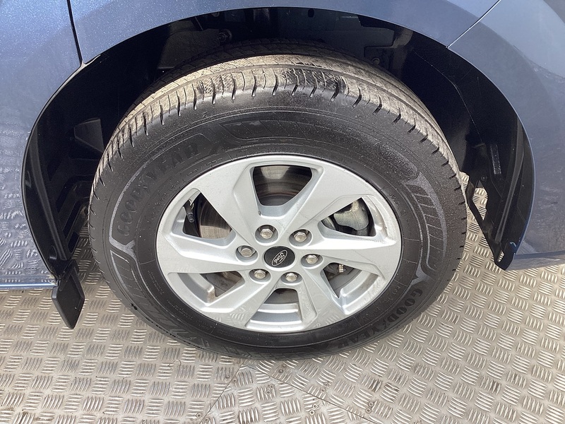 Ford 300 EcoBlue Limited SWB L/R New Shape A/C Euro 6