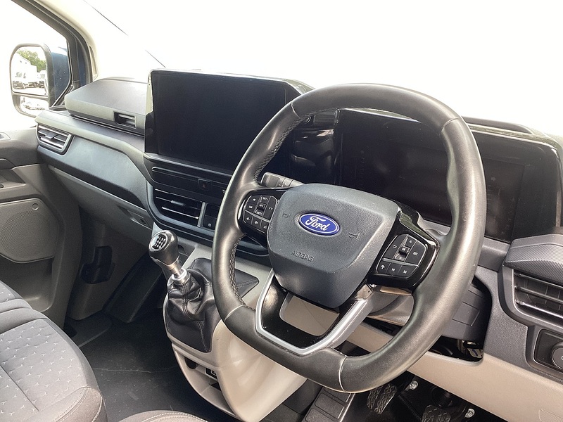 Ford 300 EcoBlue Limited SWB L/R New Shape A/C Euro 6