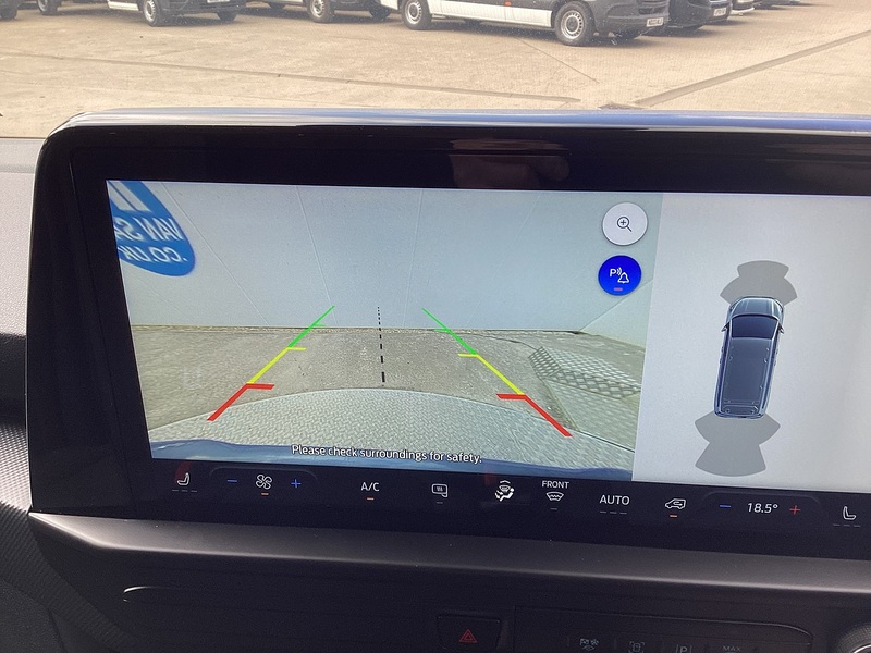 Ford 300 EcoBlue Limited SWB L/R New Shape A/C Euro 6