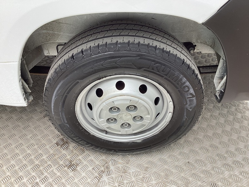 Vauxhall CDTi 3500 BiTurbo Dynamic LWB M/R A/C Euro 6