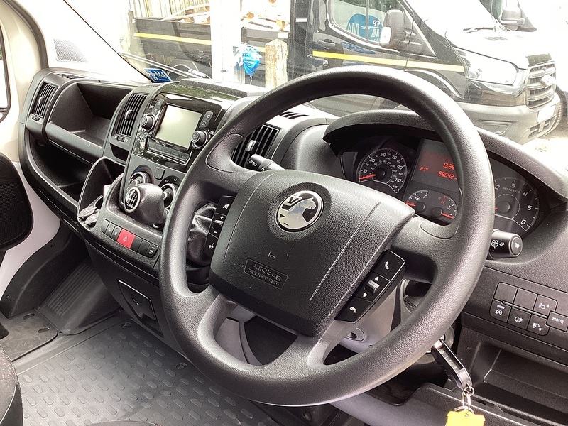 Vauxhall CDTi 3500 BiTurbo Dynamic LWB M/R A/C Euro 6