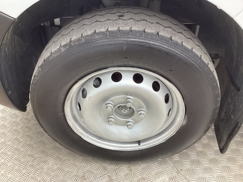 Nissan dCi 35 Acenta LWB M/R Euro 6