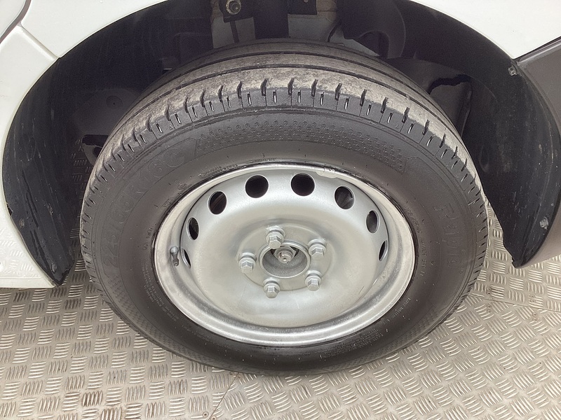 Nissan dCi 35 Acenta LWB M/R Euro 6