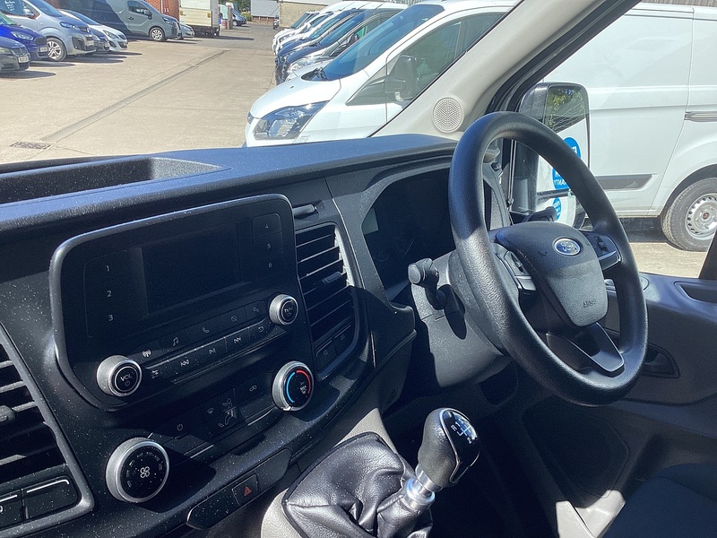 Ford 350 EcoBlue Leader LWB H/R RWD Euro 6