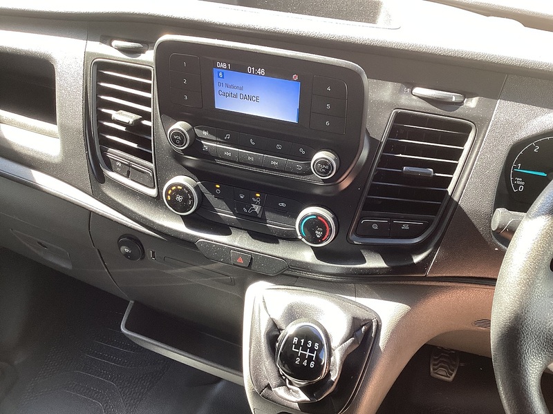 Ford 350 EcoBlue Leader LWB H/R RWD Euro 6