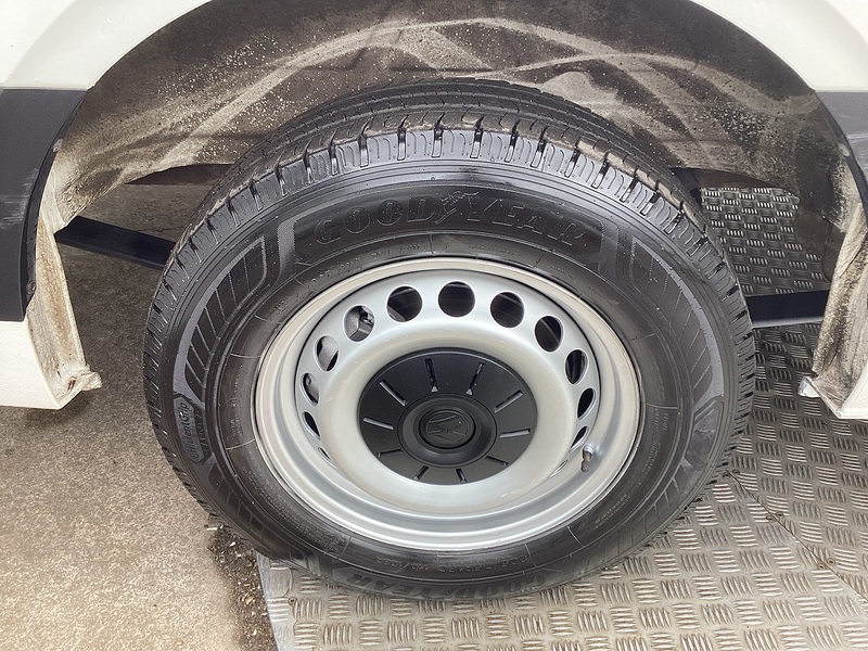 Volkswagen TDI CR35 Trendline LWB H/R A/C Euro 6