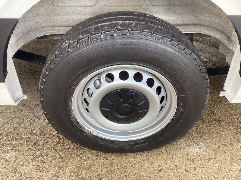 Volkswagen TDI CR35 Trendline LWB H/R A/C Euro 6 