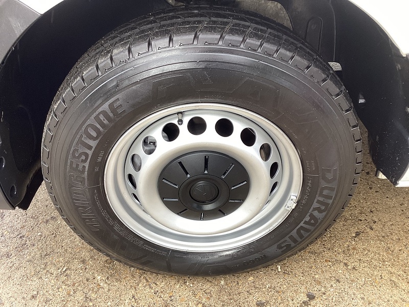 Volkswagen TDI CR35 Trendline LWB H/R A/C Euro 6 