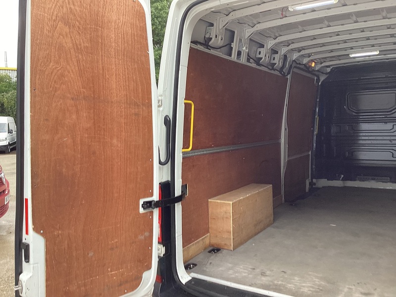 Volkswagen TDI CR35 Trendline LWB H/R A/C Euro 6 