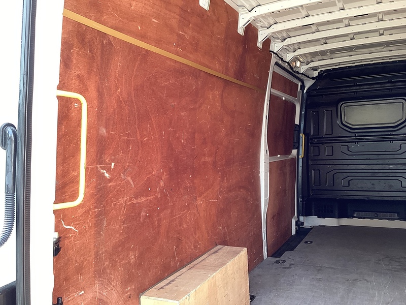 Volkswagen TDI CR35 Trendline LWB H/R A/C Euro 6