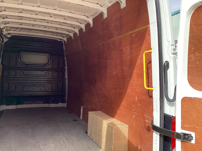 Volkswagen TDI CR35 Trendline LWB H/R A/C Euro 6