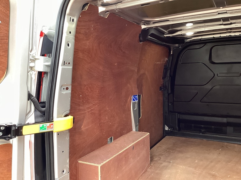 Ford 340 EcoBoost Limited SWB L/R A/C Euro 6