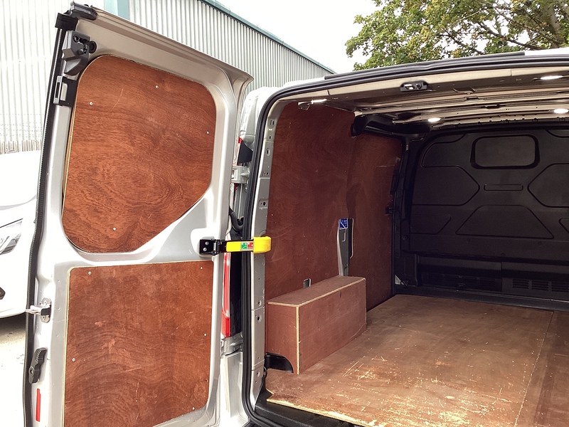 Ford 340 EcoBoost Limited SWB L/R A/C Euro 6