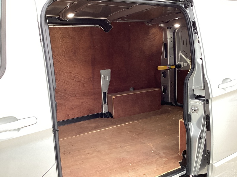 Ford 340 EcoBoost Limited SWB L/R A/C Euro 6