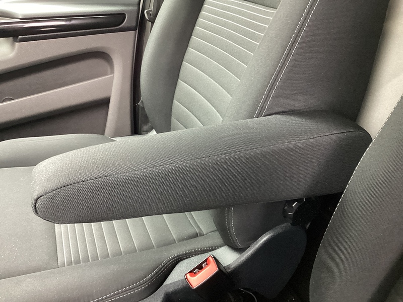 Ford 340 EcoBoost Limited SWB L/R A/C Euro 6