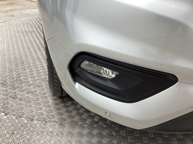 Ford 340 EcoBoost Limited SWB L/R A/C Euro 6