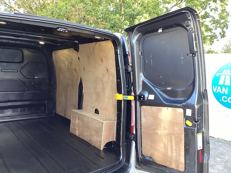 Ford 340 EcoBoost Limited SWB L/R Phev A/C Euro 6