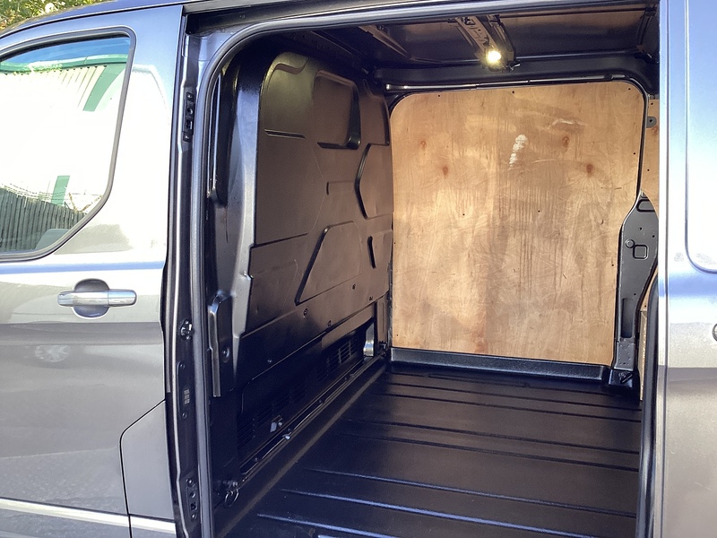 Ford 340 EcoBoost Limited SWB L/R Phev A/C Euro 6