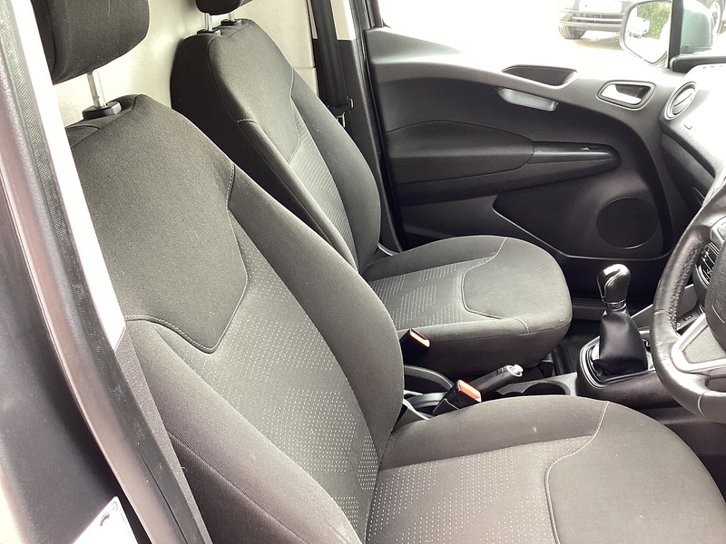 Ford TDCi Trend SWB A/C Euro 6