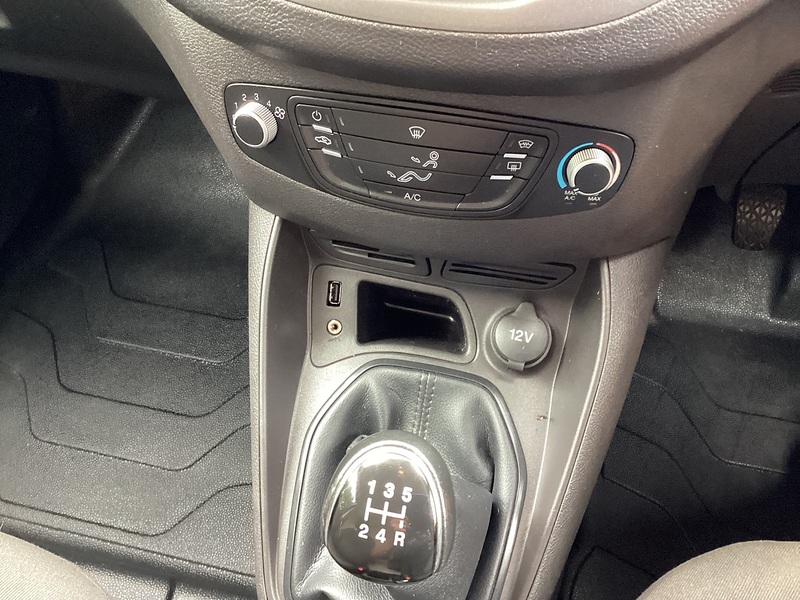 Ford TDCi Trend SWB A/C Euro 6