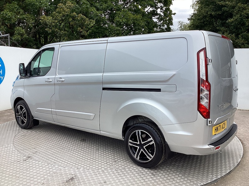 Ford 300 EcoBlue Limited LWB L/R A/C Euro 6 **NO VAT**