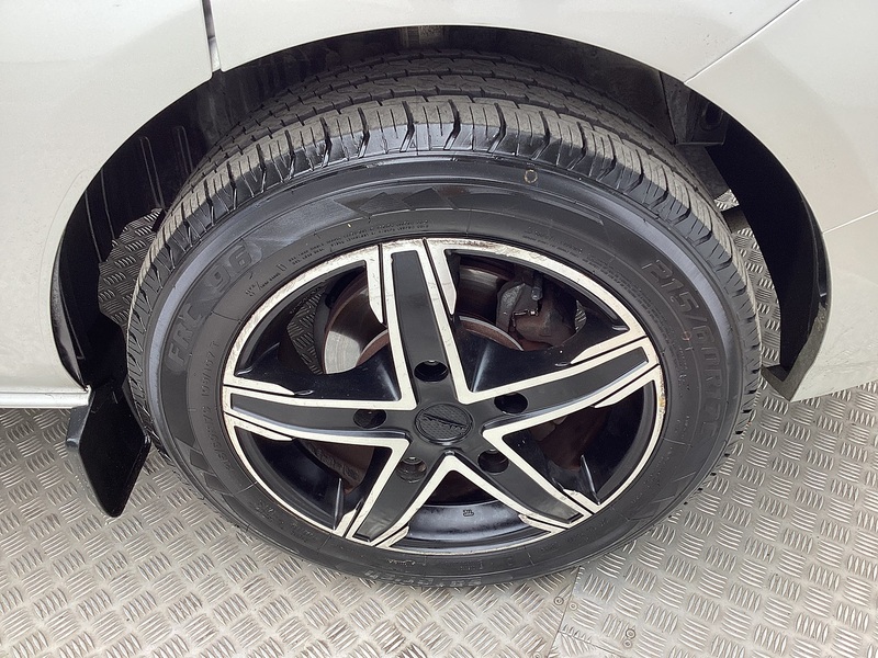 Ford 300 EcoBlue Limited LWB L/R A/C Euro 6 **NO VAT**