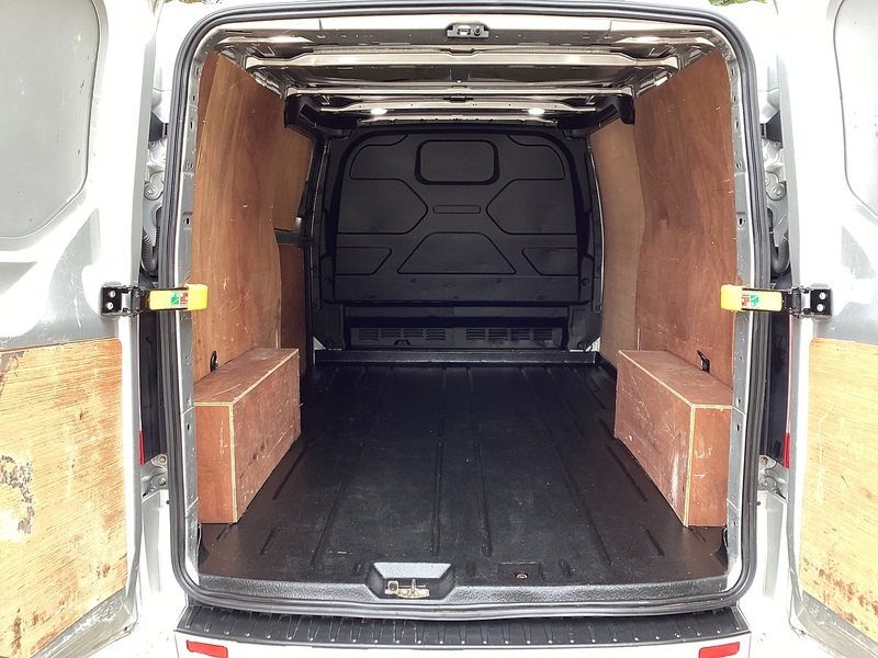 Ford 300 EcoBlue Limited LWB L/R A/C Euro 6 **NO VAT**