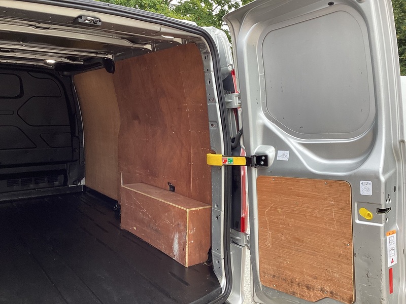 Ford 300 EcoBlue Limited LWB L/R A/C Euro 6 **NO VAT**