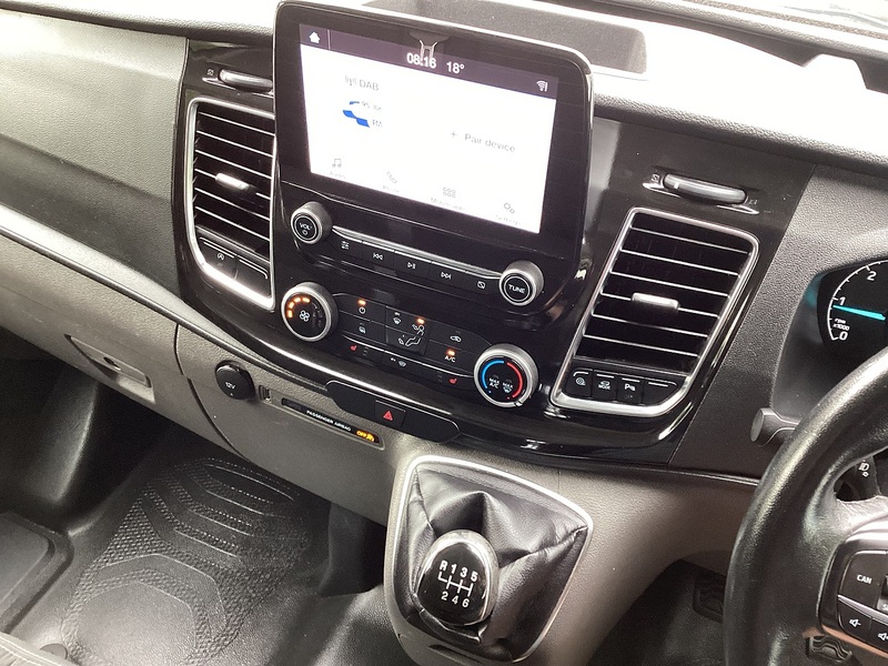 Ford 300 EcoBlue Limited LWB L/R A/C Euro 6 **NO VAT**