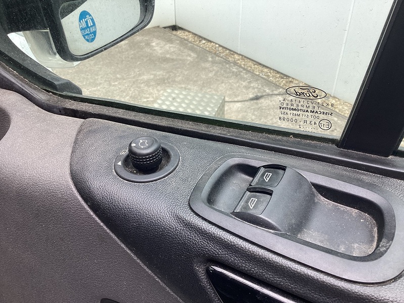 Ford 300 EcoBlue Limited LWB A/C Euro 6