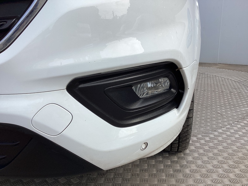 Ford 300 EcoBlue Limited LWB A/C Euro 6