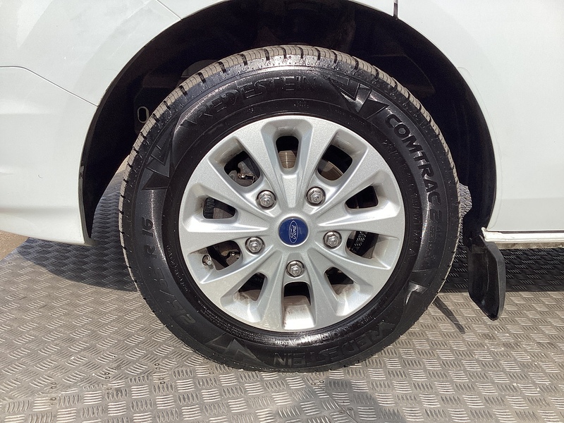 Ford 300 EcoBlue Limited LWB A/C Euro 6