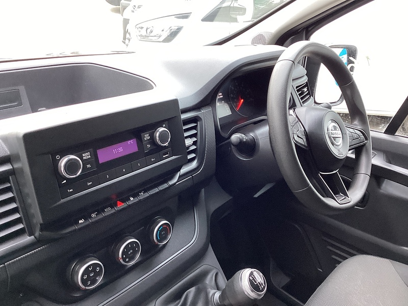 Nissan dCi 28 Acenta SWB L/R A/C Euro 6