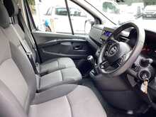 Nissan Primastar dCi 28 Acenta SWB L/R A/C Euro 6 