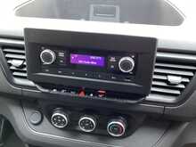 Nissan Primastar dCi 28 Acenta SWB L/R A/C Euro 6 