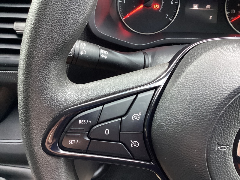 Nissan dCi 28 Acenta SWB L/R A/C Euro 6