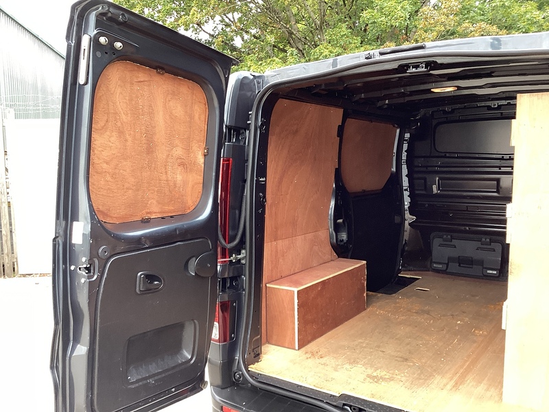 Nissan dCi 28 Acenta SWB L/R A/C Euro 6