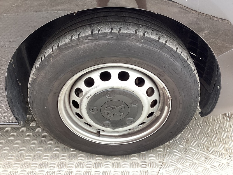 Peugeot BlueHDi 1000 Professional Premium+ SWB L/R Eu 6 AC