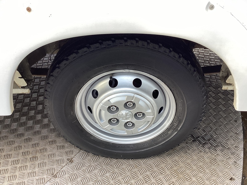 Peugeot 335 Lo Loader Luton A/C Euro 6 L=13ft 6