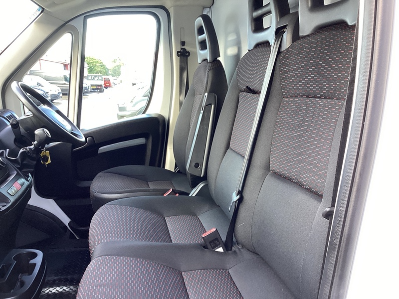 Peugeot 335 Lo Loader Luton A/C Euro 6 L=13ft 6