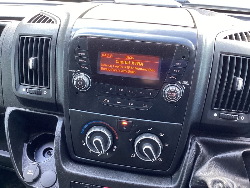 Peugeot 335 Lo Loader Luton A/C Euro 6 L=13ft 6