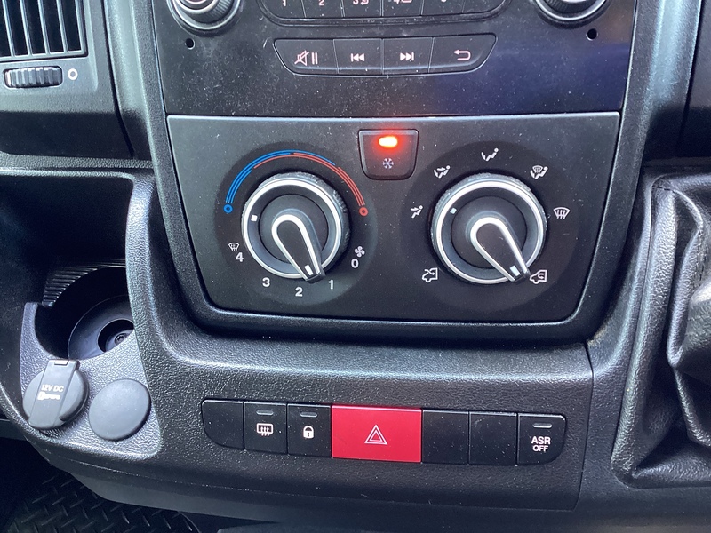 Peugeot 335 Lo Loader Luton A/C Euro 6 L=13ft 6