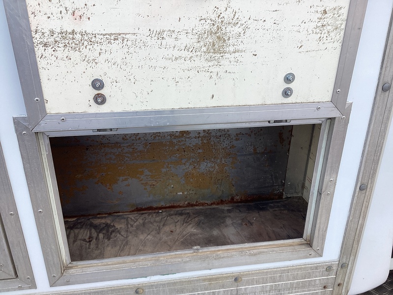 Peugeot 335 Lo Loader Luton A/C Euro 6 L=13ft 6