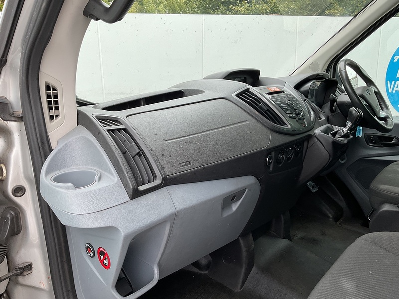 Ford 2.2 TDCi 460 17 Seat Minibus Diesel Manual RWD L4 H3 Euro 5 (125 ps)