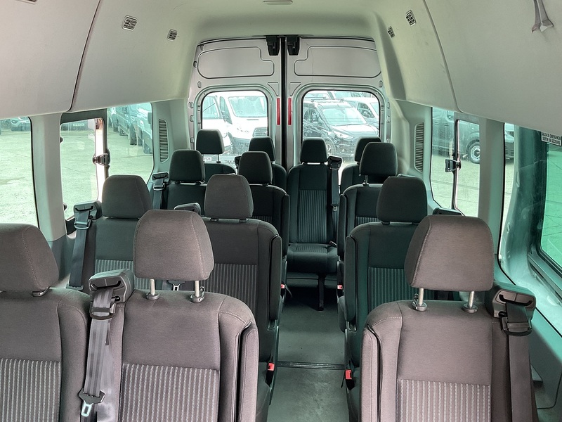 Ford 2.2 TDCi 460 17 Seat Minibus Diesel Manual RWD L4 H3 Euro 5 (125 ps)