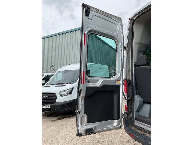 Ford 2.2 TDCi 460 17 Seat Minibus Diesel Manual RWD L4 H3 Euro 5 (125 ps)