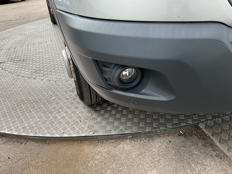 Ford 2.2 TDCi 460 17 Seat Minibus Diesel Manual RWD L4 H3 Euro 5 (125 ps)