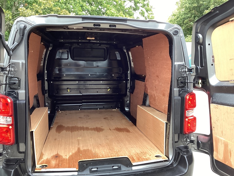 Peugeot BlueHDi 1000 Professional Premium MWB A/C Euro 6