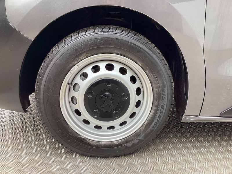 Peugeot BlueHDi 1000 Professional Premium MWB A/C Euro 6